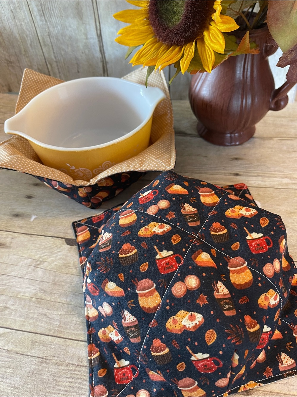 2 Micro/Ice Cream Bowl Cozies Fall Comforts Set of 2